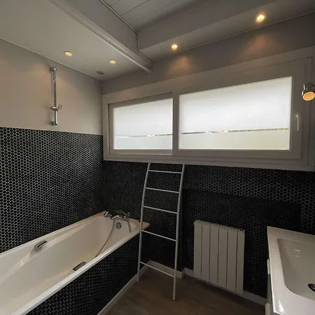 Avec Piscine Et Animaux Admis - 8-10 Pers. - Fr-1-881-7 *